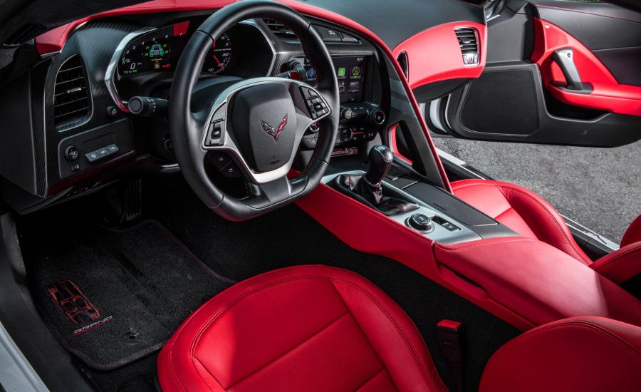 Интерьер Chevrolet Corvette Grand Sport (C7) 2016 года  (NA) (фото 17 из 33)